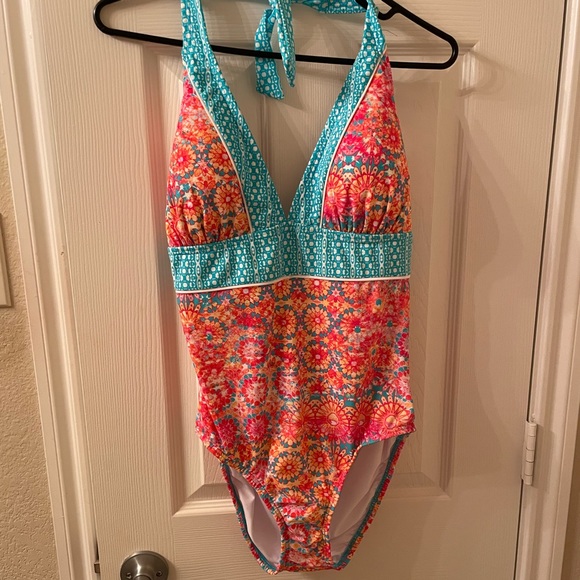 Swimsuit - Picture 1 of 5